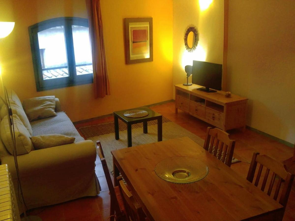 Apartamentos Saltarel-Lo Besalu Exterior photo